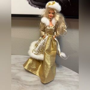 Mattel 1995 Special Edition BLONDE WINTER FANTASY BARBIE Doll #15334